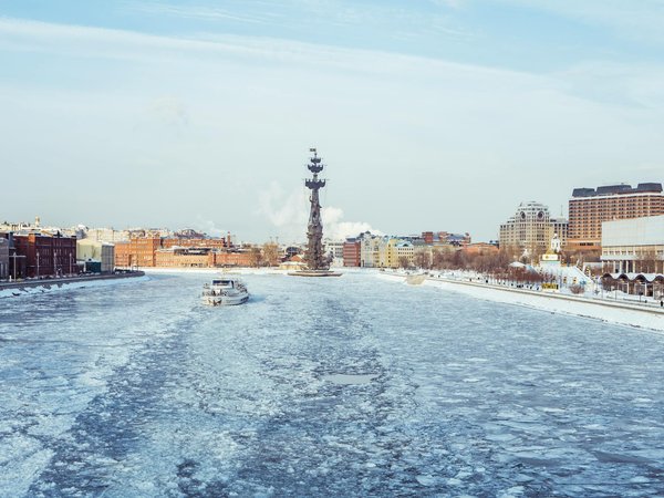 Quels sont les conseils pour un camping en région de plages de galets en Normandie?